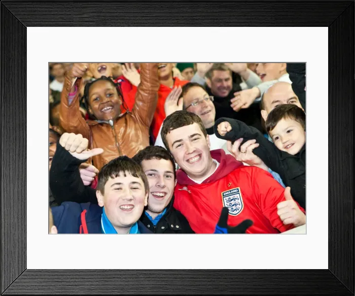 Framed Print : Brighton & Hove Albion FC: Electric Atmosphere at The Amex (2011-12) - Crowd Shots Framed Print : Brighton & Hove Albion FC: Electric Atmosphere at The Amex (2011-12) - Crowd Shots