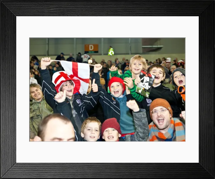 Framed Print : Brighton & Hove Albion FC: Electric Atmosphere at The Amex (2011-12) - Crowd Shots Framed Print : Brighton & Hove Albion FC: Electric Atmosphere at The Amex (2011-12) - Crowd Shots