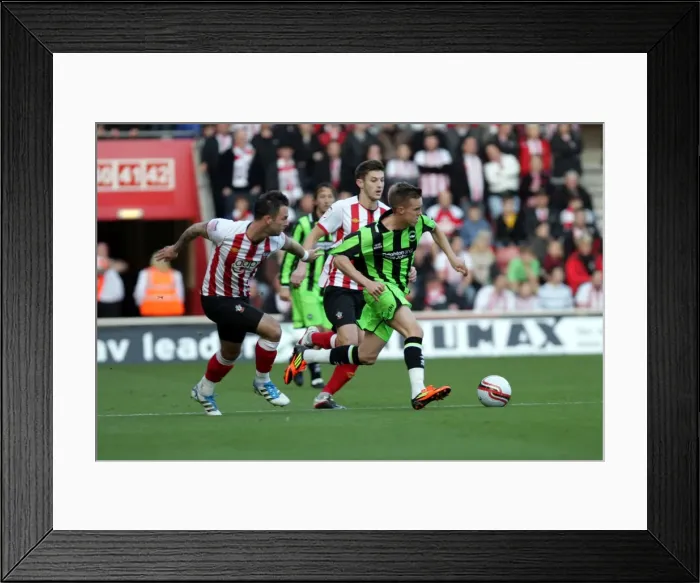 Framed Print : Brighton & Hove Albion vs Southampton: 2011-12 Away Game Framed Print : Brighton & Hove Albion vs Southampton: 2011-12 Away Game