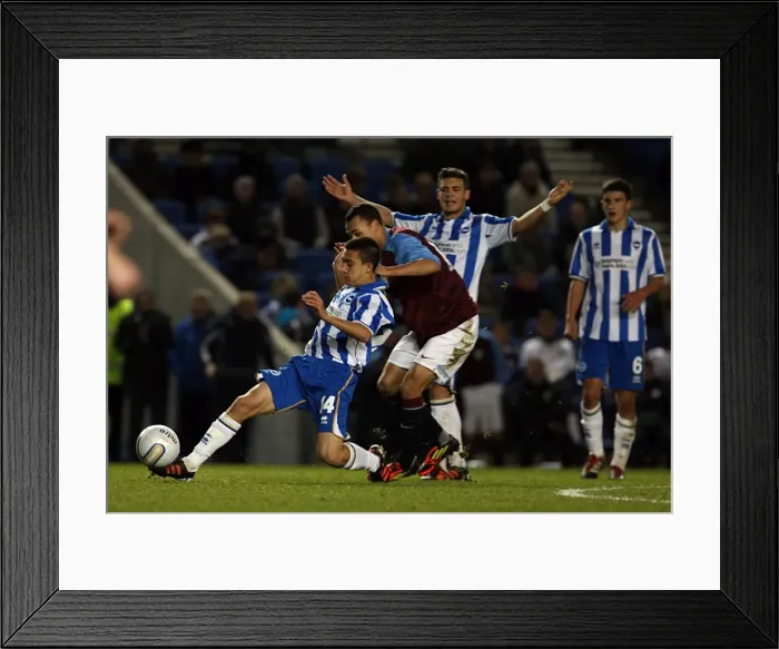Framed Print : Brighton & Hove Albion vs. Aston Villa: FA Youth Cup (13-12-2011) Framed Print : Brighton & Hove Albion vs. Aston Villa: FA Youth Cup (13-12-2011)