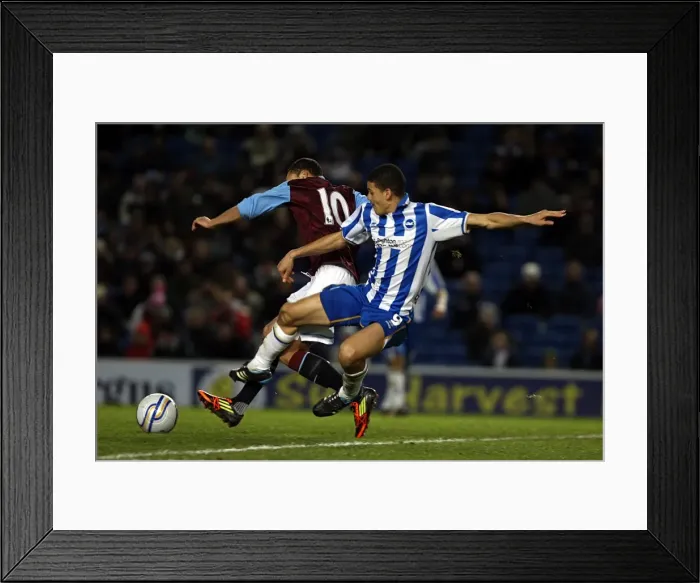 Framed Print : Brighton & Hove Albion vs. Aston Villa: 2011-12 FA Youth Cup Home Game Framed Print : Brighton & Hove Albion vs. Aston Villa: 2011-12 FA Youth Cup Home Game