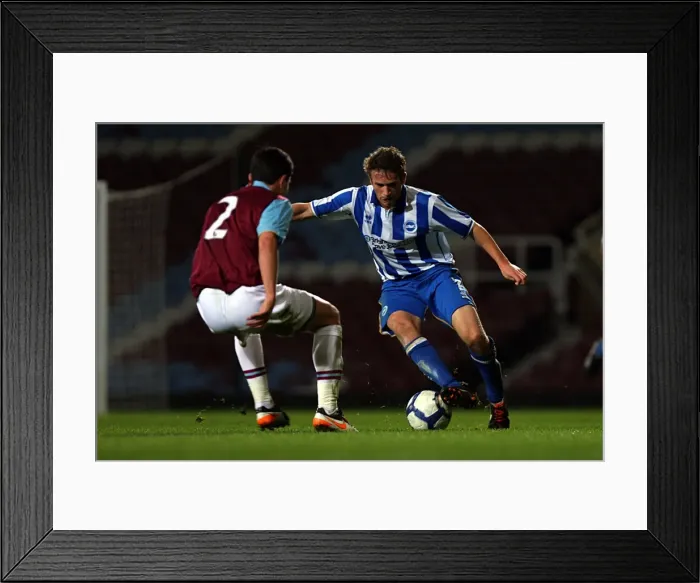 Framed Print : Brighton & Hove Albion vs. West Ham United (FA Youth Cup) - 2011-12 Season: An Away Game Framed Print : Brighton & Hove Albion vs. West Ham United (FA Youth Cup) - 2011-12 Season: An Away Game