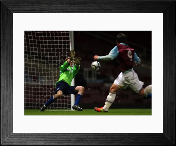 Framed Print : Brighton And Hove Albion Past Seasons: Season 2011-12: 2011-12 Away Games: West Ham United (FA Youth Cup) Framed Print : Brighton And Hove Albion Past Seasons: Season 2011-12: 2011-12 Away Games: West Ham United (FA Youth Cup)