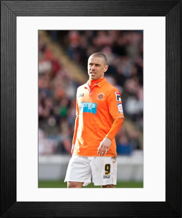 Framed Print : Brighton & Hove Albion at Blackpool (Away Game, 19-03-12) - Season 2011-12 Framed Print : Brighton & Hove Albion at Blackpool (Away Game, 19-03-12) - Season 2011-12