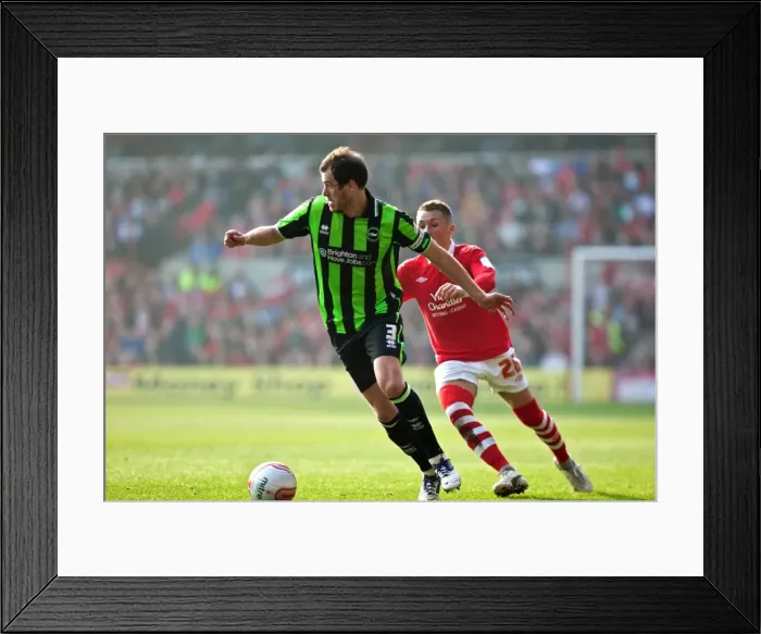 Framed Print : Gordon Greer: In Action for Brighton & Hove Albion against Nottingham Forest, March 24, 2012 Framed Print : Gordon Greer: In Action for Brighton & Hove Albion against Nottingham Forest, March 24, 2012