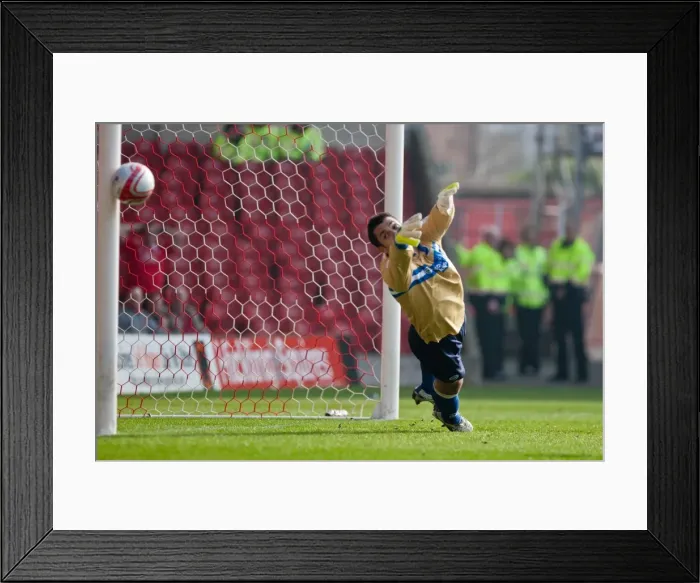 Framed Print : Brighton & Hove Albion's Peter Brezovan in Action Against Nottingham Forest (Mar 2012) Framed Print : Brighton & Hove Albion's Peter Brezovan in Action Against Nottingham Forest (Mar 2012)