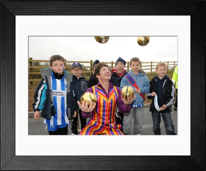 Framed Print : Brighton & Hove Albion vs Barnsley (2011-12): Home Game Highlights Framed Print : Brighton & Hove Albion vs Barnsley (2011-12): Home Game Highlights