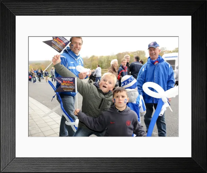 Framed Print : Brighton & Hove Albion: Home Triumph over Barnsley (Nov 6, 2011) Framed Print : Brighton & Hove Albion: Home Triumph over Barnsley (Nov 6, 2011)