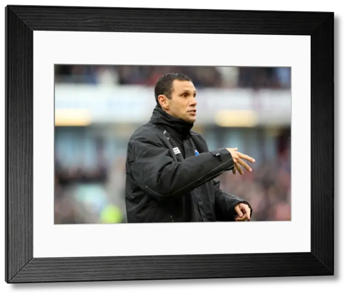 Framed Print : Gus Poyet at the Helm: Brighton & Hove Albion at Turf Moor, April 2012 Framed Print : Gus Poyet at the Helm: Brighton & Hove Albion at Turf Moor, April 2012