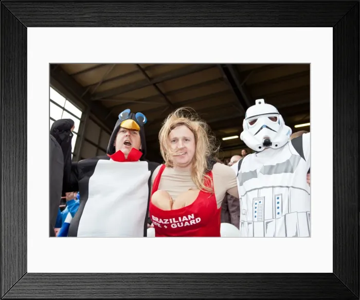 Framed Print : Brighton & Hove Albion at Barnsley (2011-12 Season, Game 28) Framed Print : Brighton & Hove Albion at Barnsley (2011-12 Season, Game 28)