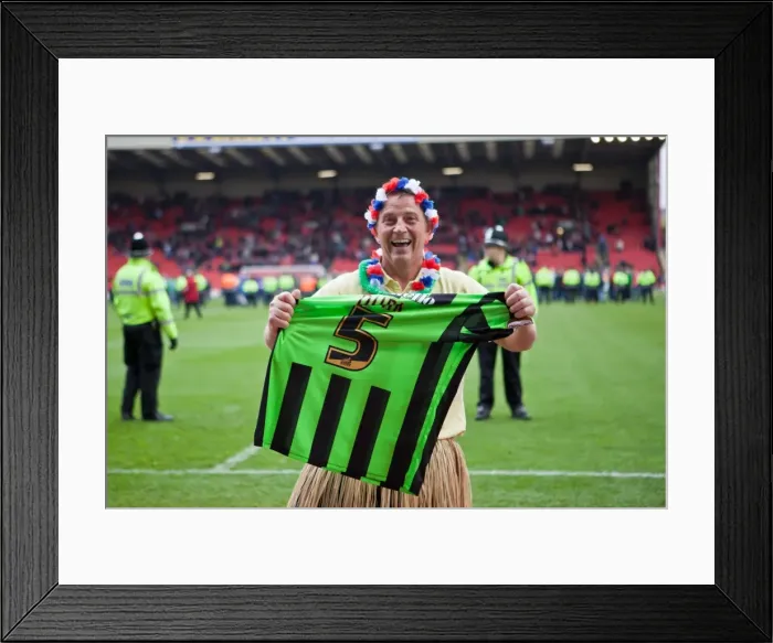 Framed Print : Brighton & Hove Albion vs. Barnsley: 2011-12 Season - Away Game 28 Framed Print : Brighton & Hove Albion vs. Barnsley: 2011-12 Season - Away Game 28