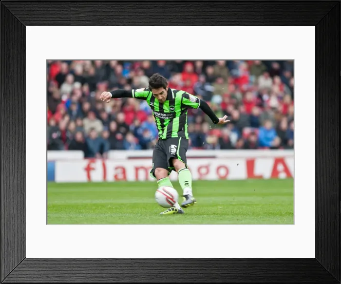 Framed Print : Vicente at Oakwell Stadium: Brighton & Hove Albion in Npower Championship Clash against Barnsley (April 28, 2012) Framed Print : Vicente at Oakwell Stadium: Brighton & Hove Albion in Npower Championship Clash against Barnsley (April 28, 2012)