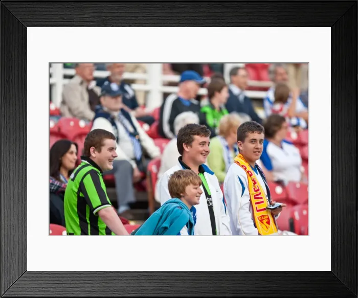 Framed Print : Brighton & Hove Albion vs Swindon Town: 2012-13 FA Cup Journey - Away Game Highlights Framed Print : Brighton & Hove Albion vs Swindon Town: 2012-13 FA Cup Journey - Away Game Highlights