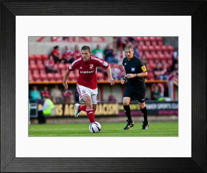 Framed Print : Brighton & Hove Albion's 2012-13 FA Cup Journey: Swindon Town Away Game Framed Print : Brighton & Hove Albion's 2012-13 FA Cup Journey: Swindon Town Away Game