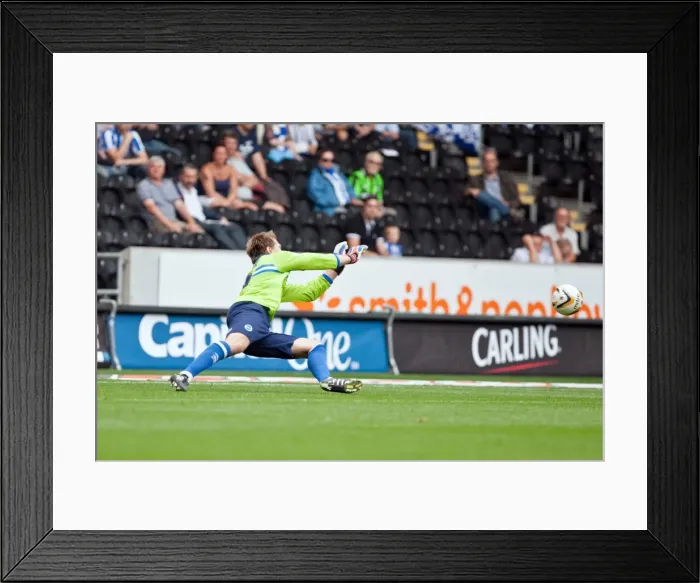 Framed Print : Tomasz Kuszczak saves Hull City Brighton HA 120818 Framed Print : Tomasz Kuszczak saves Hull City Brighton HA 120818