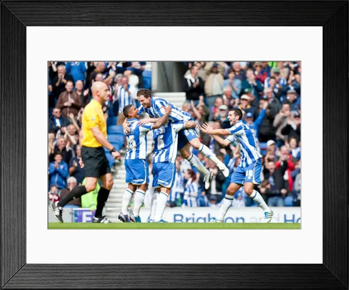 Framed Print : Wayne Bridge Scores the Winning Goal: Brighton & Hove Albion vs Barnsley (August 25, 2012) Framed Print : Wayne Bridge Scores the Winning Goal: Brighton & Hove Albion vs Barnsley (August 25, 2012)