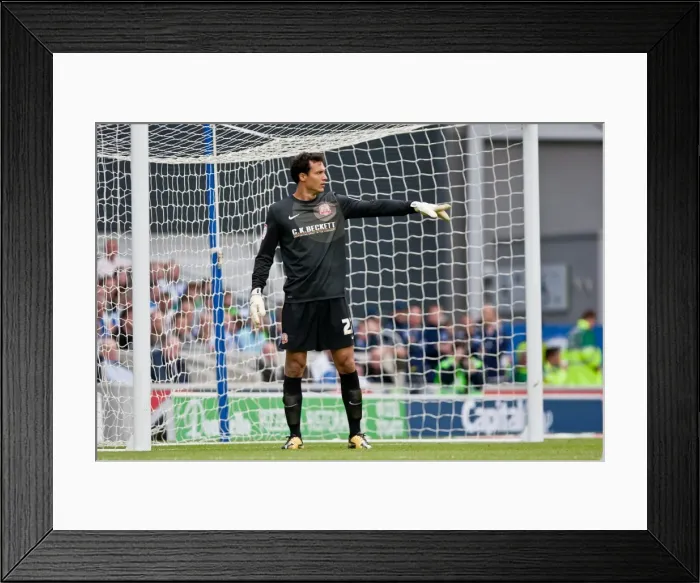 Framed Print : A Home Game Battle: Brighton & Hove Albion vs Barnsley (2012-13 Season) Framed Print : A Home Game Battle: Brighton & Hove Albion vs Barnsley (2012-13 Season)
