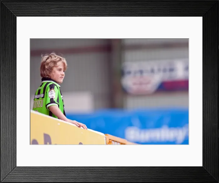 Framed Print : Brighton & Hove Albion 2012-13 Away: First Game Highlights vs. Burnley (01-09-2012) Framed Print : Brighton & Hove Albion 2012-13 Away: First Game Highlights vs. Burnley (01-09-2012)
