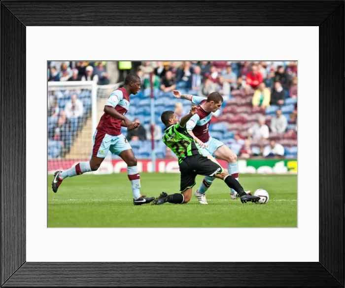 Framed Print : Brighton & Hove Albion Away at Burnley - 2012-13 Season Framed Print : Brighton & Hove Albion Away at Burnley - 2012-13 Season