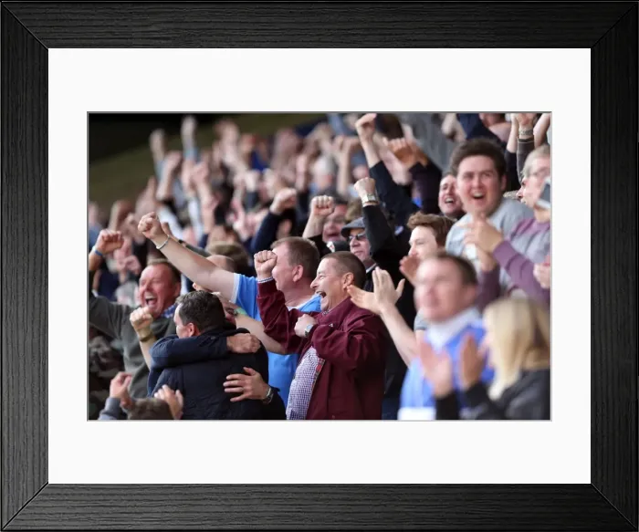 Framed Print : Brighton & Hove Albion at Millwall: 2012-13 Season Away Game Framed Print : Brighton & Hove Albion at Millwall: 2012-13 Season Away Game
