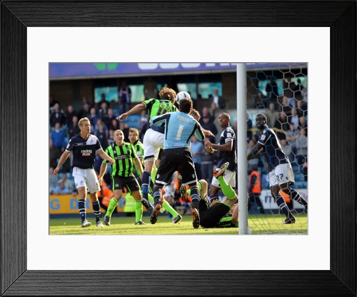 Framed Print : Inigo Calderon during Millwall v Brighton & Hove Albion, Npower Championship Framed Print : Inigo Calderon during Millwall v Brighton & Hove Albion, Npower Championship