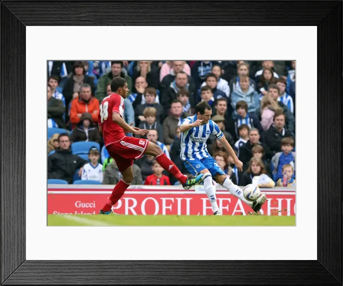 Framed Print : Gordon Greer Crosses Against Middlesbrough, October 20, 2012 (Championship) Framed Print : Gordon Greer Crosses Against Middlesbrough, October 20, 2012 (Championship)