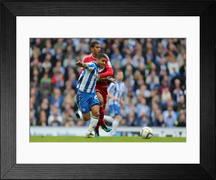 Framed Print : Intense Moment: Liam Bridcutt Fights for Possession against Middlesbrough, October 20, 2012 Framed Print : Intense Moment: Liam Bridcutt Fights for Possession against Middlesbrough, October 20, 2012