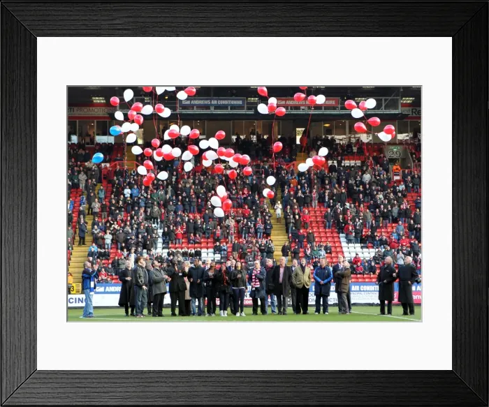 Framed Print : Brighton & Hove Albion vs Charlton Athletic (Away) - A Nostalgic Look Back at the 2012-13 Season (08-12-2012) Framed Print : Brighton & Hove Albion vs Charlton Athletic (Away) - A Nostalgic Look Back at the 2012-13 Season (08-12-2012)