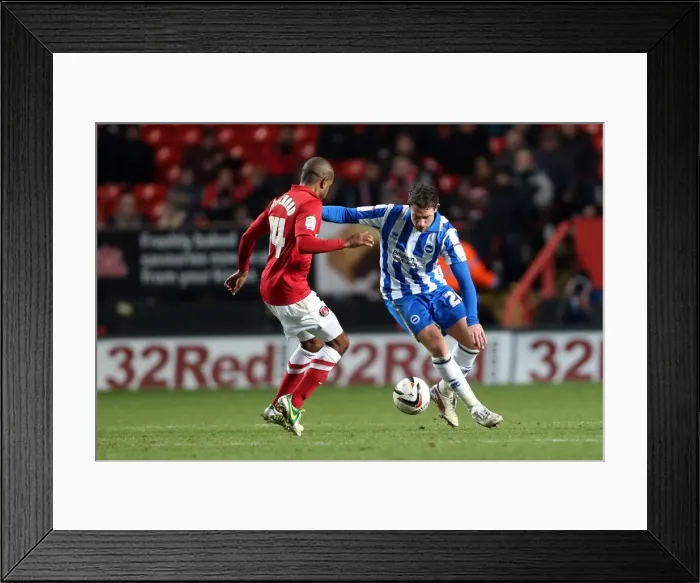 Framed Print : Wayne Bridge in action during Charlton Athletic v Brighton & Hove Albion, Npower Championship, The Valley, London Framed Print : Wayne Bridge in action during Charlton Athletic v Brighton & Hove Albion, Npower Championship, The Valley, London