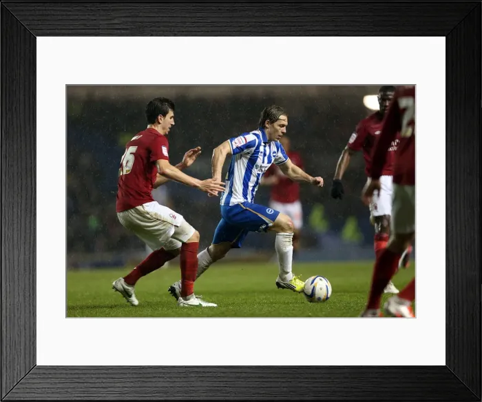 Framed Print : Charging Forward: Craig Mackail-Smith's Intense Moment in Brighton & Hove Albion vs Nottingham Forest, Npower Championship (December 15, 2012) Framed Print : Charging Forward: Craig Mackail-Smith's Intense Moment in Brighton & Hove Albion vs Nottingham Forest, Npower Championship (December 15, 2012)