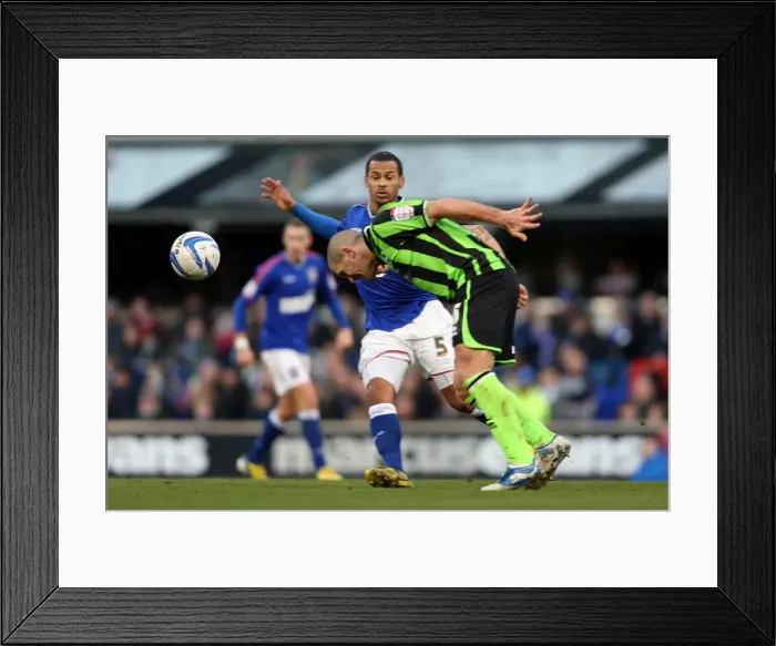 Framed Print : Adam El-Abd Clears the Ball for Brighton & Hove Albion against Ipswich Town (January 1, 2013)