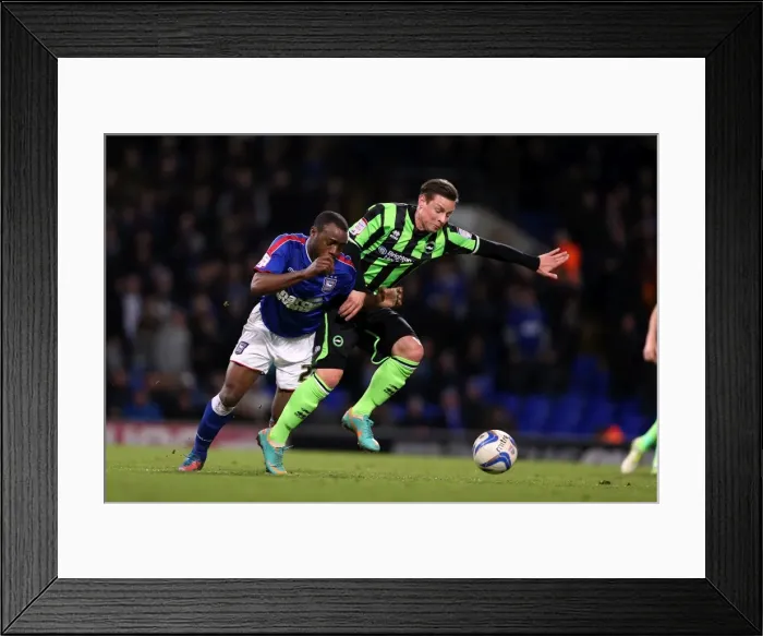 Framed Print : Reo-Coker and Hoskins in Intense Possession Battle: Ipswich Town vs. Brighton & Hove Albion, January 2013 Framed Print : Reo-Coker and Hoskins in Intense Possession Battle: Ipswich Town vs. Brighton & Hove Albion, January 2013