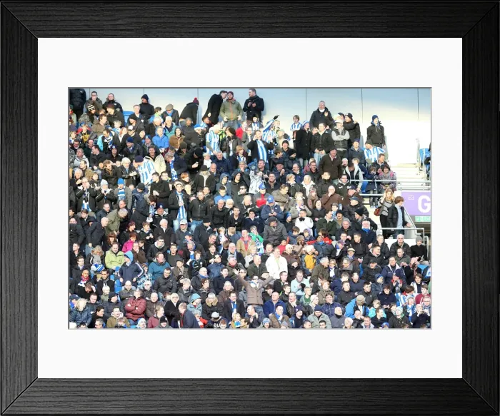 Framed Print : Brighton & Hove Albion vs Arsenal (2013) - A Home Game from the 2012-13 Season Framed Print : Brighton & Hove Albion vs Arsenal (2013) - A Home Game from the 2012-13 Season