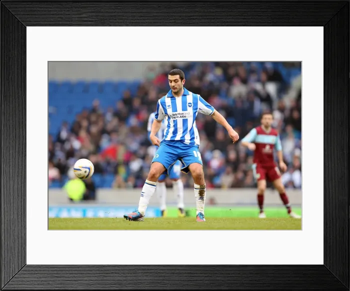 Framed Print : Gary Dicker in Action: Brighton & Hove Albion vs Burnley, Npower Championship, Amex Stadium (February 23, 2013) Framed Print : Gary Dicker in Action: Brighton & Hove Albion vs Burnley, Npower Championship, Amex Stadium (February 23, 2013)