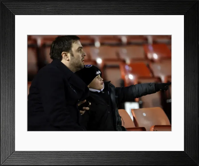 Framed Print : Brighton & Hove Albion vs Barnsley: Away Game - March 12, 2013 (Season 2012-13) Framed Print : Brighton & Hove Albion vs Barnsley: Away Game - March 12, 2013 (Season 2012-13)