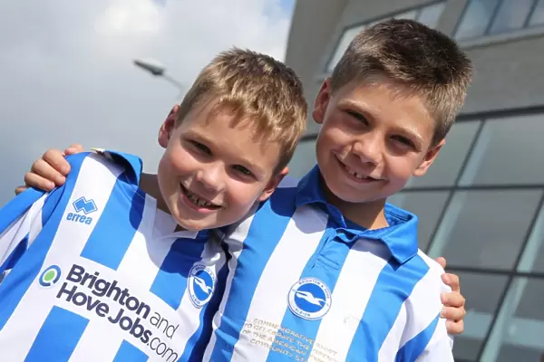 Unforgettable Moments: Brighton & Hove Albion FC Team Signing Event at the Club Shop (September 3, 2013)