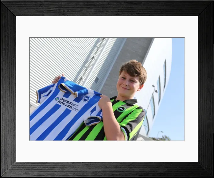 Framed Print : Brighton & Hove Albion FC: September 2013 Club Shop Signing Event - Fan Interaction Framed Print : Brighton & Hove Albion FC: September 2013 Club Shop Signing Event - Fan Interaction