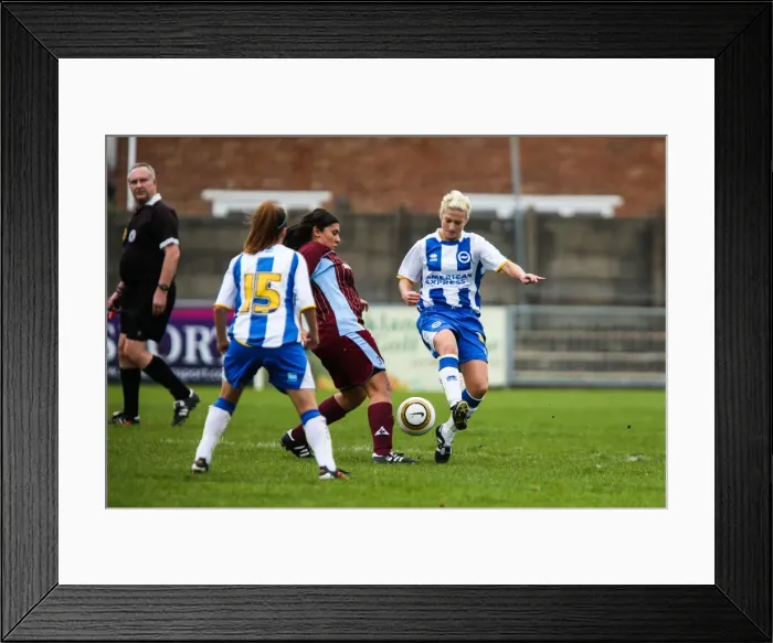 Framed Print : Brighton & Hove Albion Women's Football: 2013-14 Season - Chesham Match Framed Print : Brighton & Hove Albion Women's Football: 2013-14 Season - Chesham Match