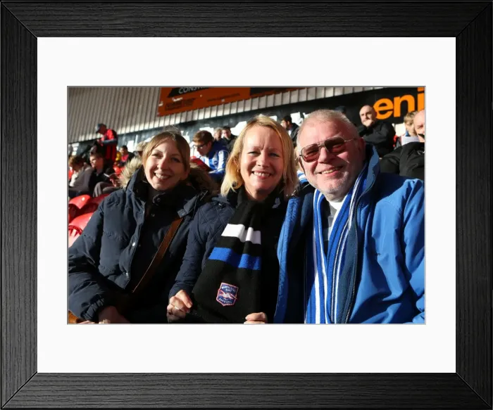 Framed Print : Brighton & Hove Albion vs Doncaster Rovers: 2013-14 Season Away Game Framed Print : Brighton & Hove Albion vs Doncaster Rovers: 2013-14 Season Away Game