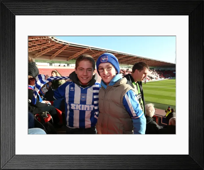 Framed Print : Brighton & Hove Albion vs Doncaster Rovers: 2013-14 Away Game Framed Print : Brighton & Hove Albion vs Doncaster Rovers: 2013-14 Away Game