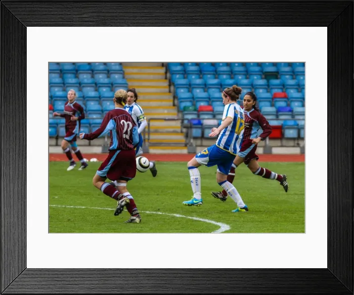 Framed Print : Brighton & Hove Albion Women's Football: Chesham (2) - Season 2013-14 Framed Print : Brighton & Hove Albion Women's Football: Chesham (2) - Season 2013-14