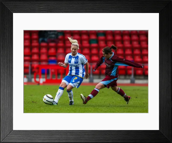 Framed Print : Brighton & Hove Albion Women's Football: Chesham Match, 2013-14 Season - Brighton And Hove Albion's Women's Team in Action against Chesham, 2013-14 Season