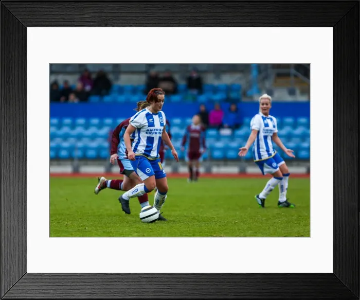 Framed Print : Brighton & Hove Albion Women's Football: Chesham Match, 2013-14 Season - Brighton And Hove Albion's Women's Team in Action against Chesham during the 2013-14 Season