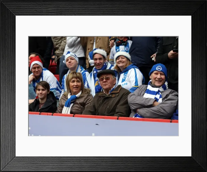 Framed Print : Brighton & Hove Albion vs Charlton Athletic: Away Game - 26-12-2013 (Season 2013-14)