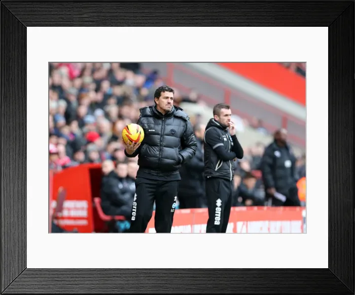 Framed Print : Brighton & Hove Albion vs Charlton Athletic: 2013-14 Away Game (December 26, 2013) Framed Print : Brighton & Hove Albion vs Charlton Athletic: 2013-14 Away Game (December 26, 2013)