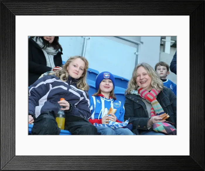 Framed Print : Brighton & Hove Albion vs Doncaster Rovers (08-02-2014): A Home Game from the 2013-14 Season Framed Print : Brighton & Hove Albion vs Doncaster Rovers (08-02-2014): A Home Game from the 2013-14 Season