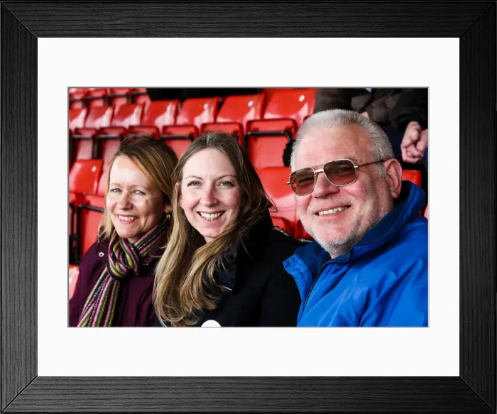 Framed Print : Brighton & Hove Albion Away at Barnsley (05 / 04 / 14) Framed Print : Brighton & Hove Albion Away at Barnsley (05 / 04 / 14)
