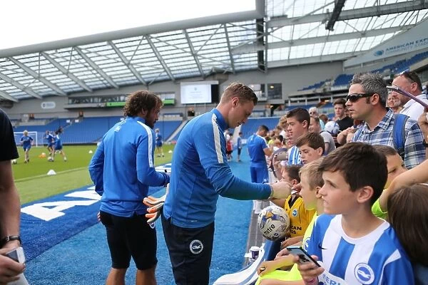 Albion Stars Connect with Fans: Young Seagulls Open Training Session (31st July 2015)