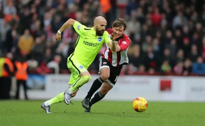 Framed Print : Battling in the Championship: Brentford vs. Brighton & Hove Albion (26 December 2015) Framed Print : Battling in the Championship: Brentford vs. Brighton & Hove Albion (26 December 2015)