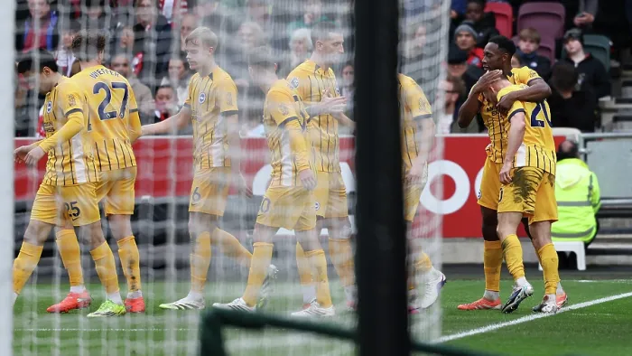 Framed Print : Brentford v Brighton and Hove Albion Premier League 21FEB26 Framed Print : Brentford v Brighton and Hove Albion Premier League 21FEB26